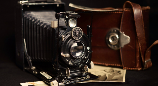 https://www.pexels.com/photo/camera-photography-old-antique-37397/